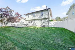 16 Agawam Dr, Wayne, NJ 07470 - Photo 34
