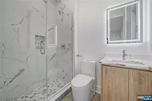 33 Oliver Rd, Paramus, NJ 07652 - Photo 16