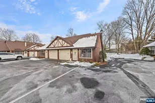 37-1 Tamaron Dr, Waldwick, NJ 07463 - Photo 4