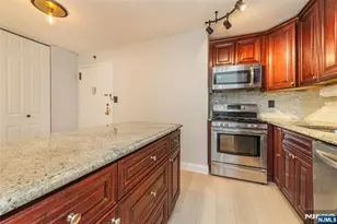 1 Wall Street 1E, Fort Lee, NJ 07024 - Photo 4