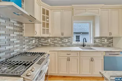 372 Rutherford Boulevard, Clifton, NJ 07014 - Photo 22