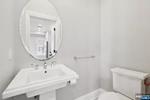 24 Marquis Ct, Edgewater, NJ 07020 - Photo 14