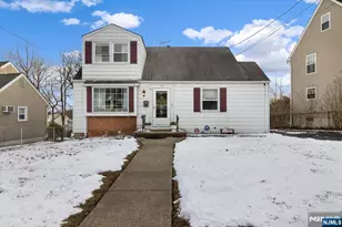 97 Long Hill Dr, Clifton, NJ 07013 - Photo 4