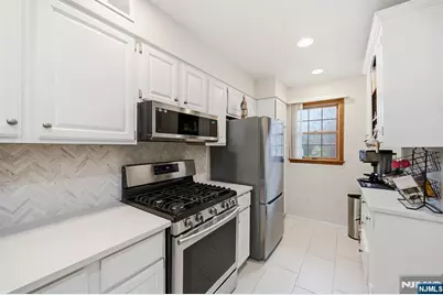 12 Mountain Ridge Road, Bloomingdale, NJ 07403 - Photo 4