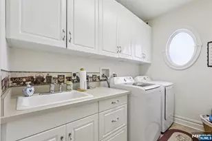 84 Walsh Dr, Mahwah, NJ 07430 - Photo 24