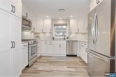 129 Sanford Avenue, Emerson, NJ 07630 - Photo 8