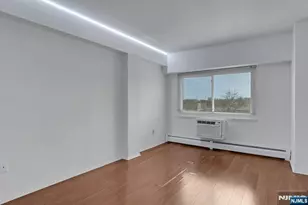 333 Grand Ave 4E, Palisades Park, NJ 07650 - Photo 4