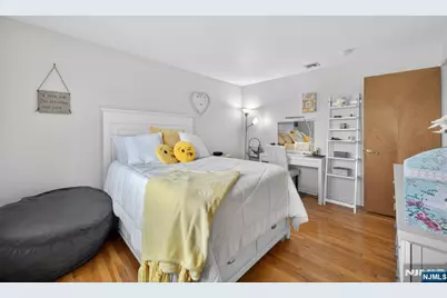 152 Claremont Avenue, Saddle Brook Township, NJ 07663 - Photo 12