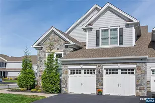 28 Spring Wolf Trl, Franklin Lakes, NJ 07417 - Photo 2