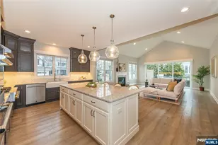 28 Spring Wolf Trl, Franklin Lakes, NJ 07417 - Photo 6