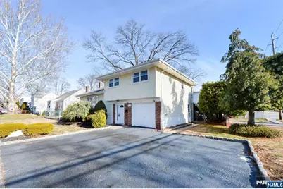 113 Woods Avenue, Bergenfield, NJ 07621 - Photo 2