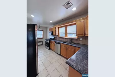 52 Hobart Place, Totowa, NJ 07512 - Photo 6
