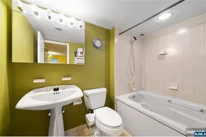 1265 15th 11L #11L, Fort Lee, NJ 07024 - Photo 14