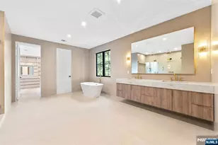 156 Stuart St, Paramus, NJ 07652 - Photo 28