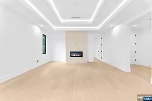 156 Stuart St, Paramus, NJ 07652 - Photo 26