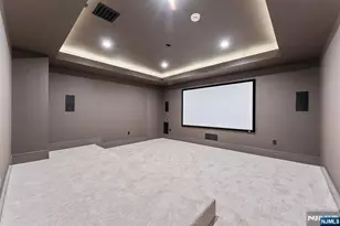 156 Stuart St, Paramus, NJ 07652 - Photo 38