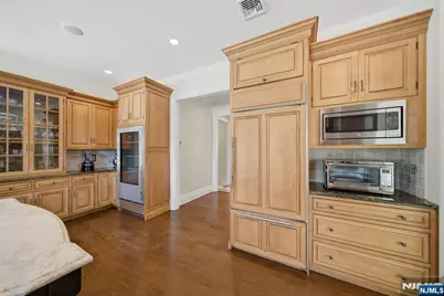 211 Vaccaro Drive, Cresskill, NJ 07626 - Photo 22