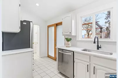 41 Robertson Road, West Orange Township, NJ 07052 - Photo 20