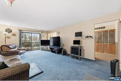 307 Edison Glen Terrace 307 #307, Edison, NJ 08837 - Photo 2