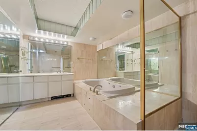 1512 Palisade Avenue 16L #16L, Fort Lee, NJ 07024 - Photo 20