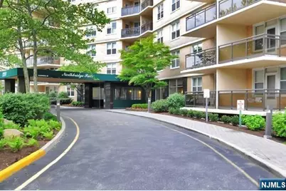 2200 N Central Avenue 10C #10C, Fort Lee, NJ 07024 - Photo 2
