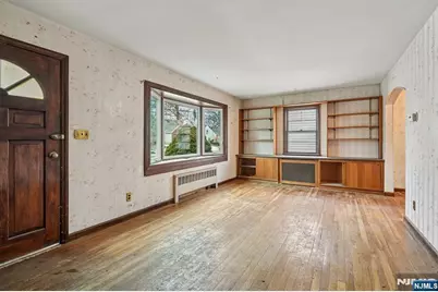 404 Burroughs Terrace, Union Township, NJ 07083 - Photo 4