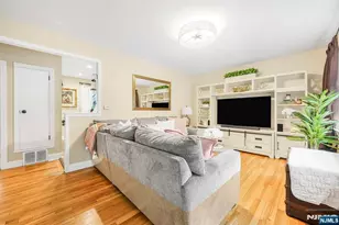 46 Barbara Dr, Pompton Lakes, NJ 07442 - Photo 4