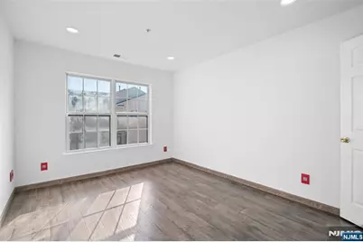11 Bayside Drive, Bayonne, NJ 07002 - Photo 16