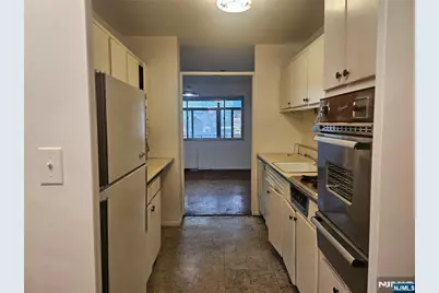 2185 Lemoine Avenue 3C #3C, Fort Lee, NJ 07024 - Photo 12