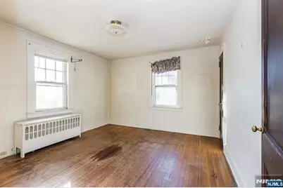 105 Midland Avenue, Glen Ridge, NJ 07028 - Photo 18