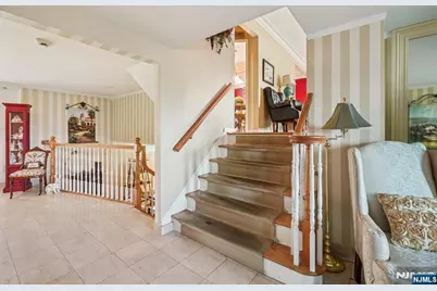 32 Augusta Drive, Wayne, NJ 07470 - Photo 6