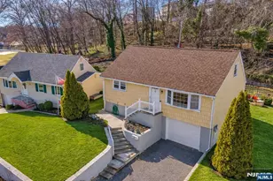 59 Susan Ct, Clifton, NJ 07012 - Photo 2