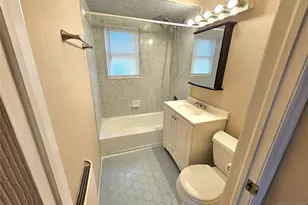 747 Broad Ave B, Ridgefield, NJ 07657 - Photo 6