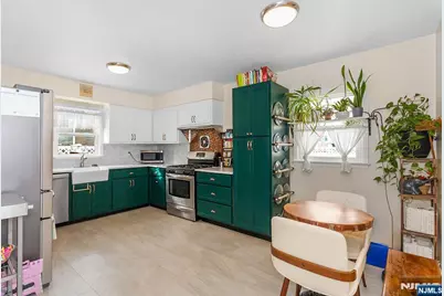 127 Tuella Avenue, Elmwood Park, NJ 07407 - Photo 10