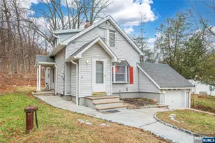 6 Forest Rd, Mount Olive, NJ 07828 - Photo 2