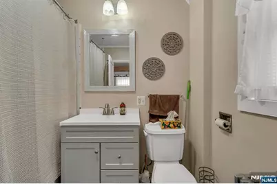 631 6th Avenue, Lyndhurst Township, NJ 07071 - Photo 22