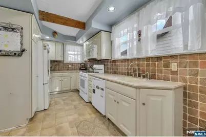 631 6th Avenue, Lyndhurst Township, NJ 07071 - Photo 14