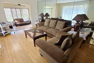792 Kingsland Ave, Ridgefield, NJ 07657 - Photo 2