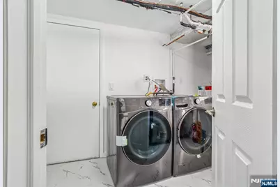 127 E Village Circle, Paramus, NJ 07652 - Photo 30