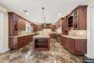 172 Briarheath Ln, Clark Township, NJ 07066 - Photo 10