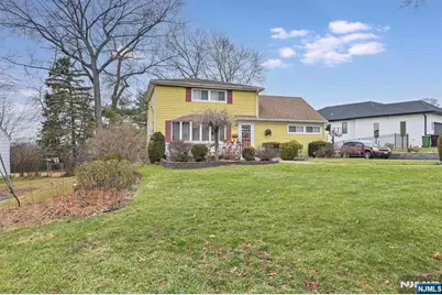105 Circle Drive, Paramus, NJ 07652 - Photo 10