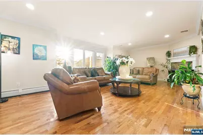 385A Roosevelt, Fairview, NJ 07022 - Photo 8