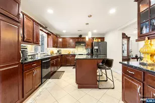 385A Roosevelt, Fairview, NJ 07022 - Photo 16