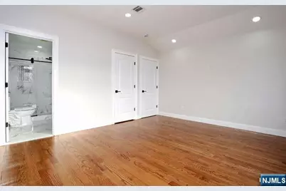 21 E Clinton Avenue, Bergenfield, NJ 07621 - Photo 24