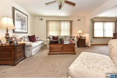 31 Smith Street, Waldwick, NJ 07463 - Photo 2