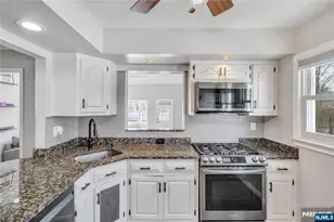 520 Riverview Rd, Pompton Lakes, NJ 07442 - Photo 10