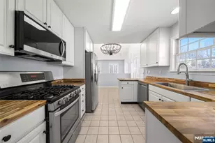 36 Woods Edge Rd, Old Tappan, NJ 07675 - Photo 8