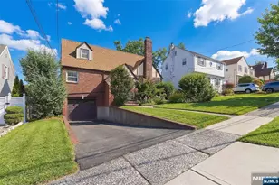 597 Penn Ave, Teaneck Township, NJ 07666 - Photo 4