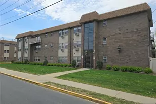 199 Bergen Turnpike 3D, Ridgefield Park, NJ 07660 - Photo 2
