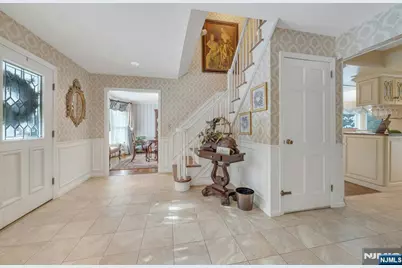 89 Barrett Lane, Wyckoff Township, NJ 07481 - Photo 2